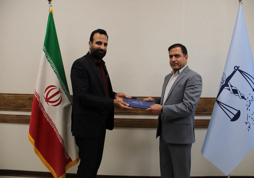 تقدیر مدیرکل پزشکی قانونی استان سمنان از مسئول روابط عمومی