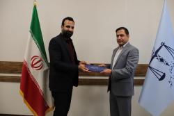 تقدیر مدیرکل پزشکی قانونی استان سمنان از مسئول روابط عمومی